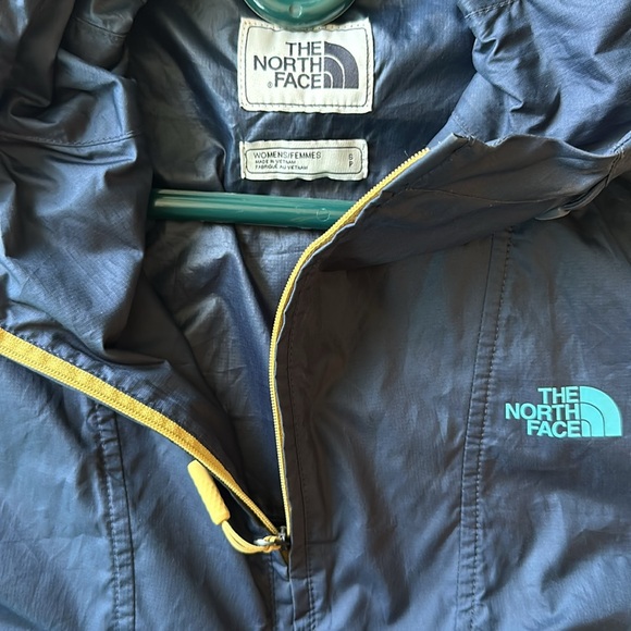 North face rain jacket - Picture 5 of 5